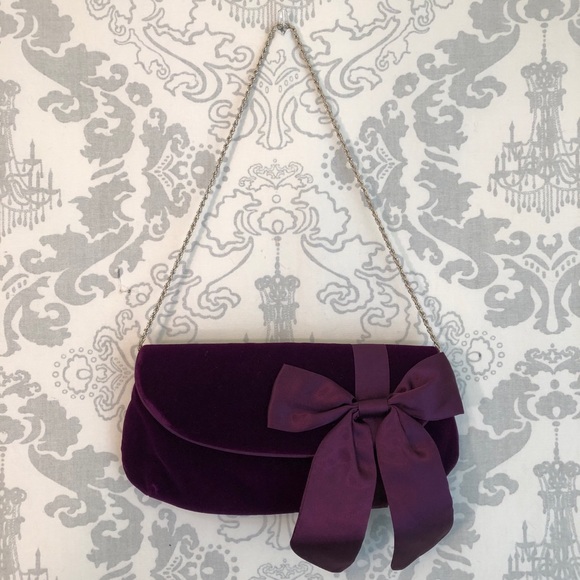 Faux Velvet Purple Clutch with Bow & Chain - Picture 3 of 8
